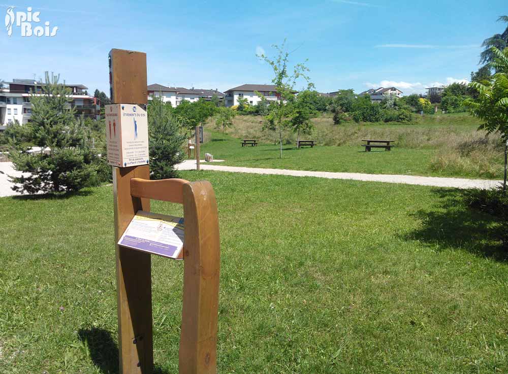 Signalétique touristique - Mobilier interactif - Trièdre éducatif - Fabrication PIC BOIS