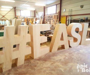 75-paris-enseignes-au-sol-hashtag-easl-lettres-decoupees-fabriquees-par-pic-bois.jpg Signalétique touristique - Enseigne - Hashtag lettres découpées - Fabrication PIC BOIS