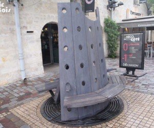 75-paris-xiieme-bancs-banc-avec-dossier-sechoir-a-bouteilles.jpg Signalétique touristique - Banc - Dossier séchoir - Fabrication PIC BOIS