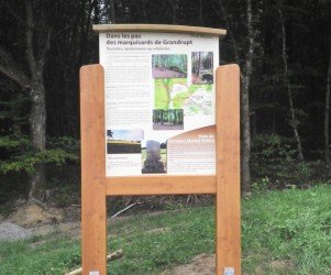 88-grandrupt-de-bains-panneaux-d-information-en-bois-patrimoine-local.jpg Signalétique touristique - Panneau d'information - Roche du maquis - Fabrication PIC BOIS