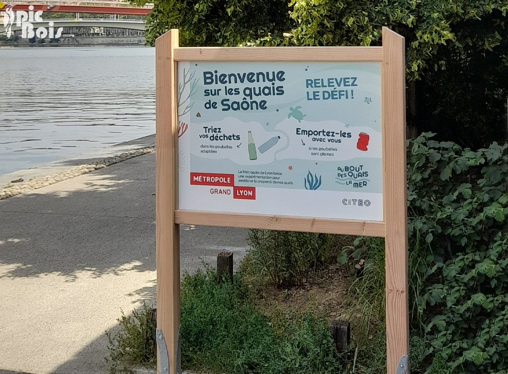 Signalétique touristique - Panneau d'information - Quais de Saône - Fabrication PIC BOIS