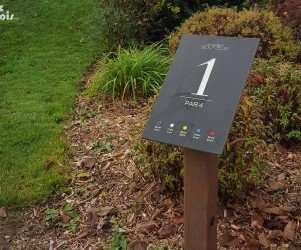 picbois-signaletique-74-evian-golf.jpg Signalétique touristique - Balisage - Parcours golf - Fabrication PIC BOIS