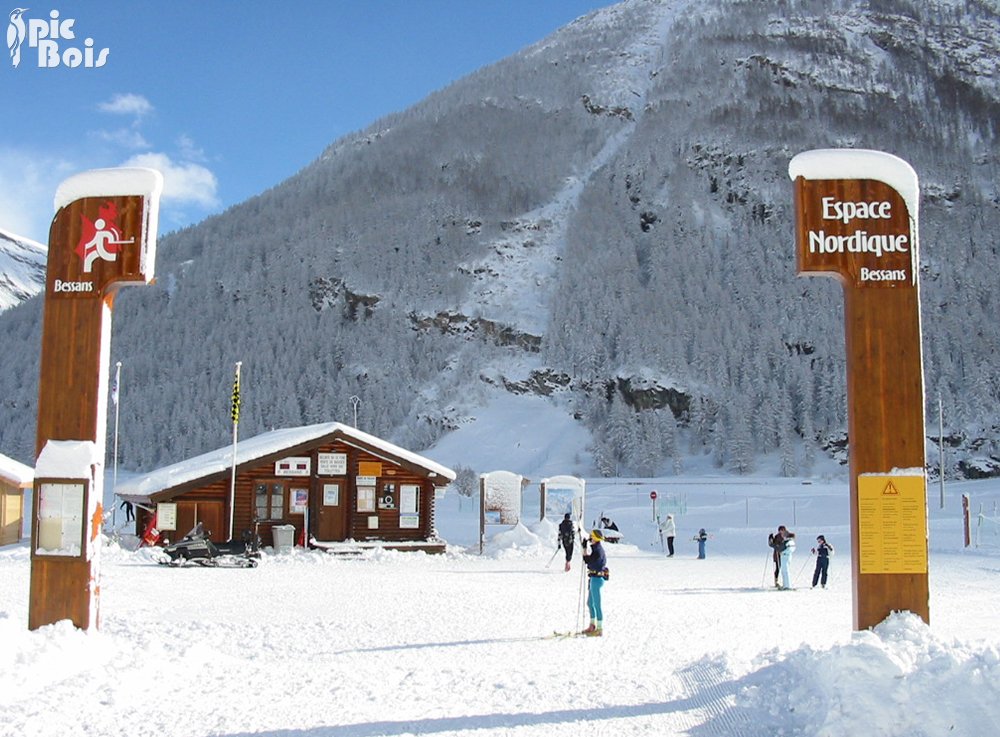 Signalétique touristique - Portique - Espace nordique - Fabrication PIC BOIS