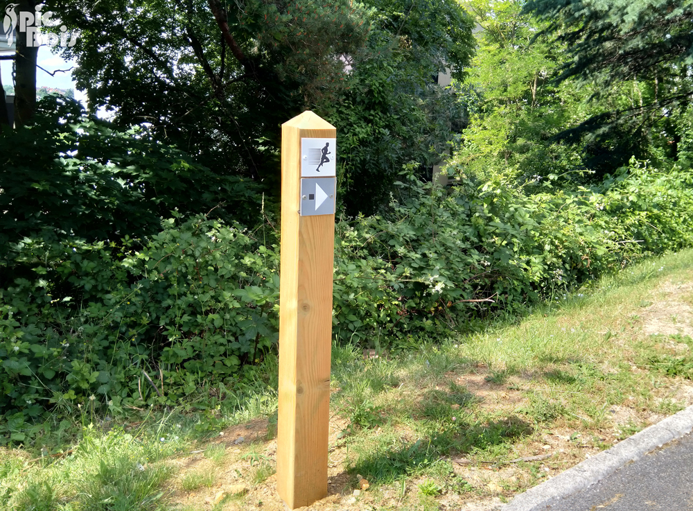 Signalétique touristique - Balisage - Parcours sportif dans les bois - Fabrication PIC BOIS