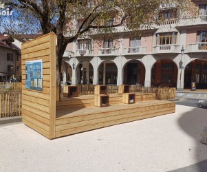 Signalétique touristique - Banc - Estrade avec boîtes à livres - Fabrication PIC BOIS