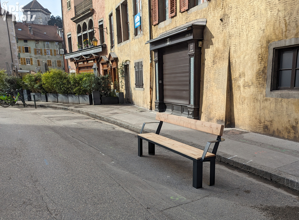 Signalétique touristique - Banc - Pichauris avec accoudoirs - Fabrication PIC BOIS