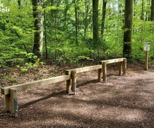 Signalétique touristique - Agrès sportif - Poutre triple - Fabrication PIC BOIS
