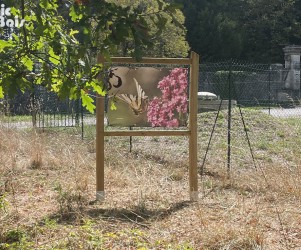 Signalétique touristique - Bâche - Papillon et fleurs - Fabrication PIC BOIS