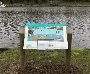 Signalétique touristique - Mobilier interactif - Etang du Cam - Fabrication PIC BOIS