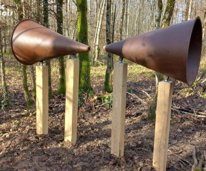 Signalétique touristique - Parcours sensoriel - Oreilles de géant - Fabrication PIC BOIS
