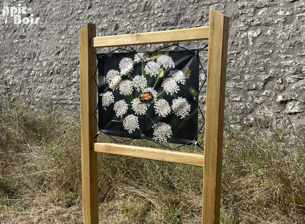 Signalétique touristique - Bâche - Insecte et fleurs - Fabrication PIC BOIS