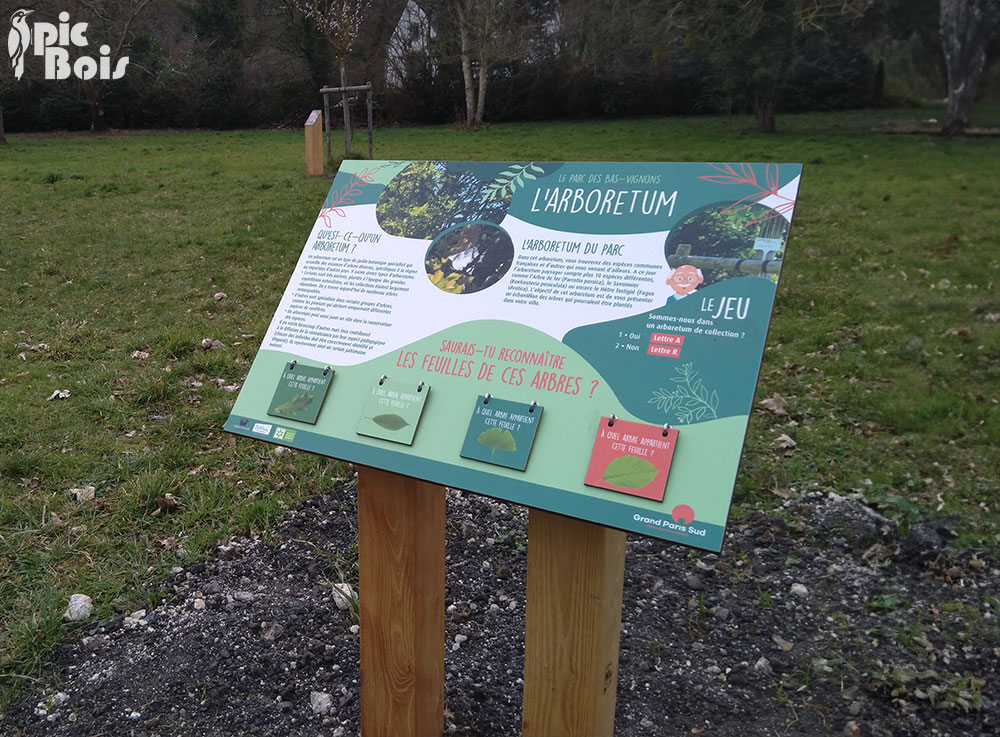 Signalétique touristique - Mobilier interactif - Jeu arboretum - Fabrication PIC BOIS