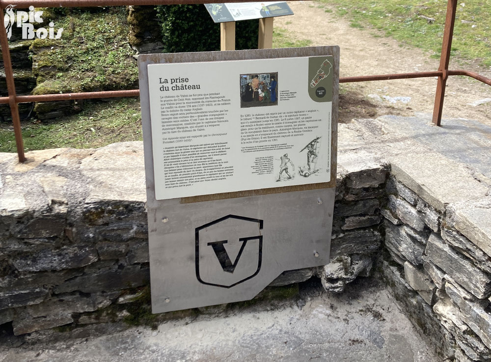 Signalétique touristique - Table de lecture - La prise du château - Fabrication PIC BOIS