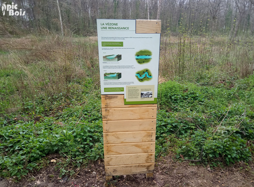 Signalétique touristique - Totem - Renaissance de la Vézone - Fabrication PIC BOIS