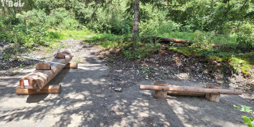 Signalétique touristique - Aménagement du Lac du Buclet à Bourg d'Oisans - Fabrication PIC BOIS