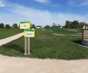 Signalétique touristique - Flèches directionnelles - Gamme Essentiel - Fabrication PIC BOIS