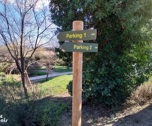 Signalétique touristique - Panneau directionnel sentier - Fabrication PIC BOIS