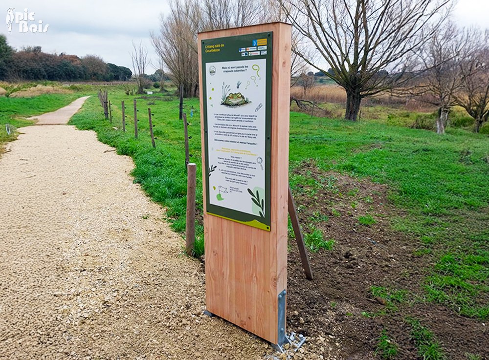 Signalétique touristique - Totem d'information ludique de l'Étang Salé de Courthézon - Fabrication PIC BOIS