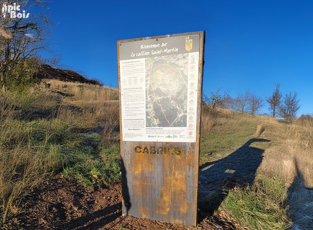 Signalétique touristique - Totem - Colline Saint Martin - Fabrication PIC BOIS