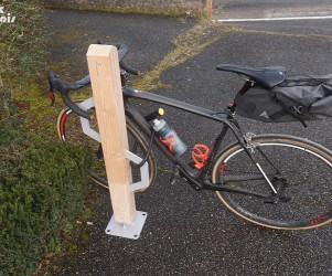 picbois – Porte-vélo – Slalom 01-Brégnier Cordon Signalétique touristique - Porte-vélo - Slalom - Fabrication PIC BOIS