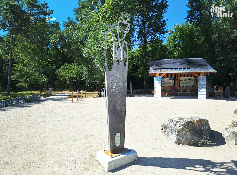 picbois-totem-73-st-pierre-d’albigny Signalétique touristique -Totem d'entrée - Fabrication PIC BOIS
