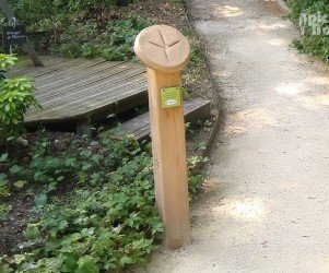 Signalétique touristique - parcours sensoriel - borne grande empreinte - Fabrication PIC BOIS