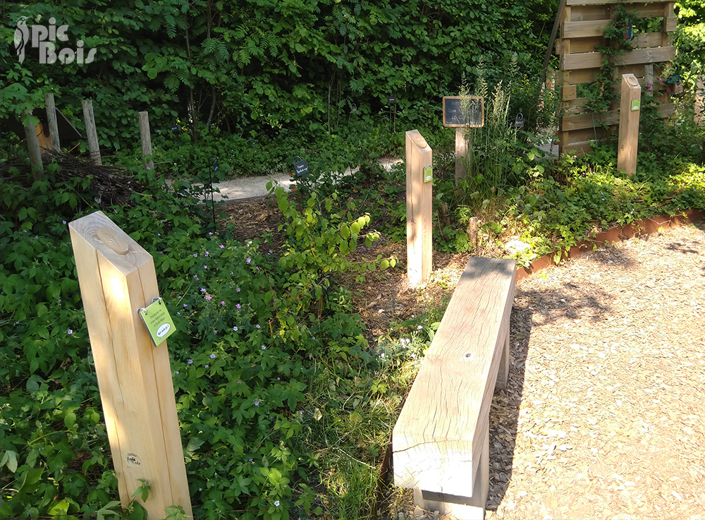 Signalétique touristique - parcours sensoriel - bornes empreintes - Fabrication PIC BOIS