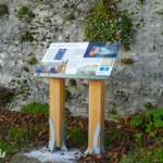 Table de lecture – Grotte et l&rsquo;église
