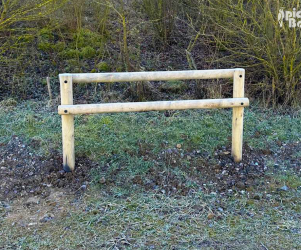 picbois – assis-debout – 53 – St Pierre la Cour Signalétique touristique - Assis-debout Furca - Fabrication PIC BOIS
