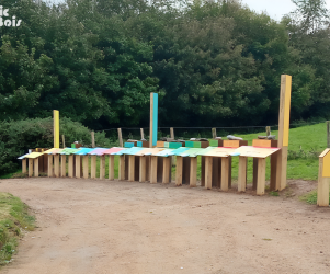 Signalétique touristique - Frise chronologique extérieure - Fabrication PIC BOIS