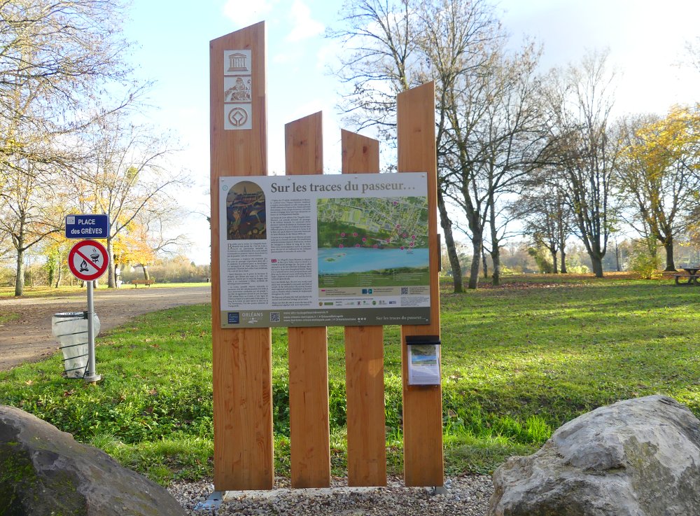 Signalétique touristique - Panneau d'information-Traces du passeur - Fabrication PIC BOIS