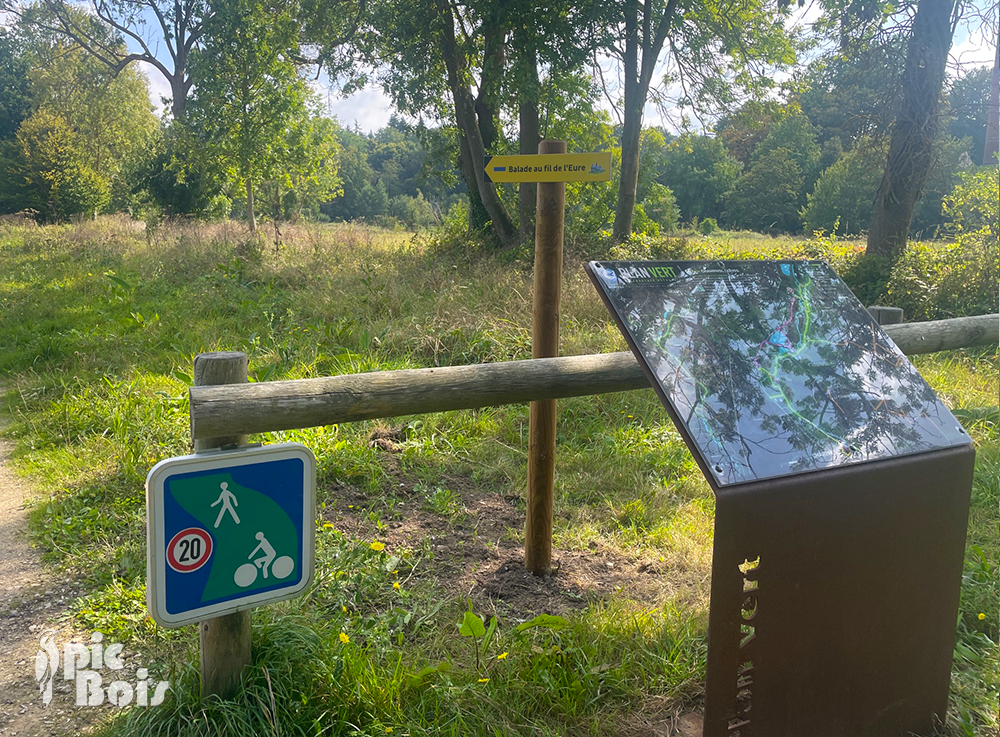 Signalétique touristique - Table de lecture en métal avec plan - Fabrication PIC BOIS