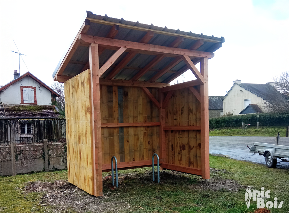 Signalétique touristique - Abri vélo bois - Fabrication PIC BOIS