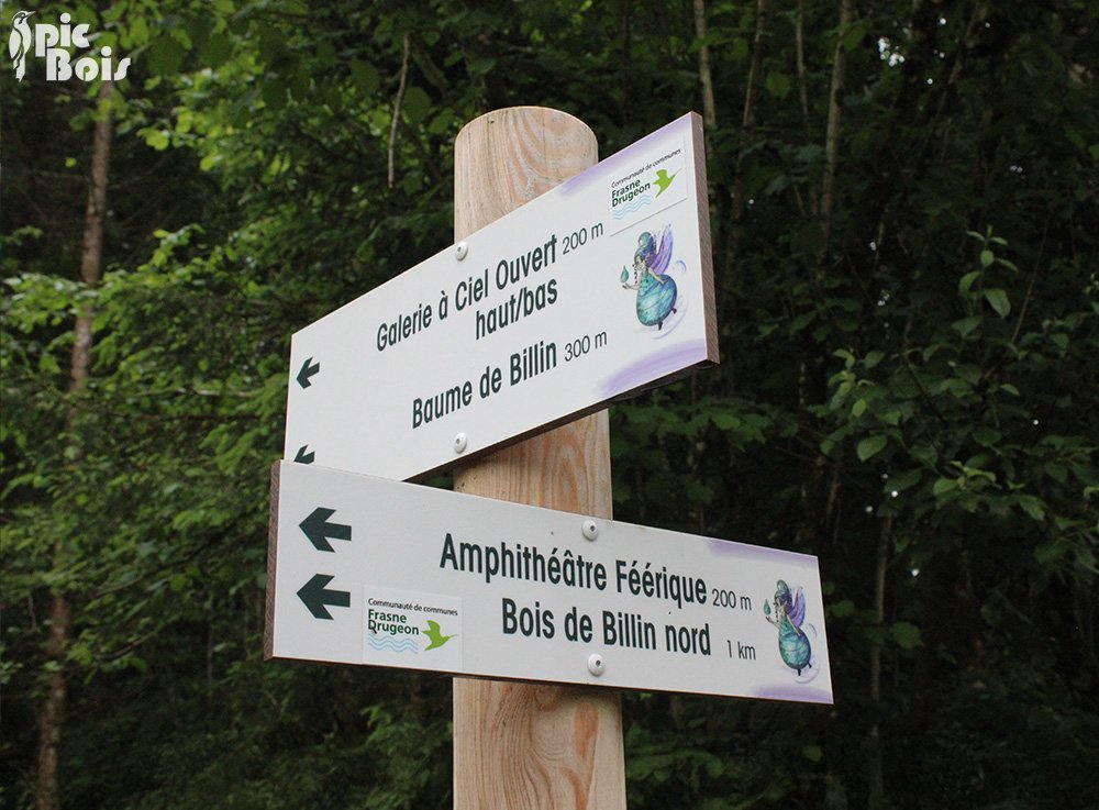 Signalétique touristique - Directionnel sentier - Sentier féérique - Fabrication PIC BOIS