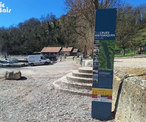 Signalétique touristique - Totem - Crues historiques - Fabrication PIC BOIS