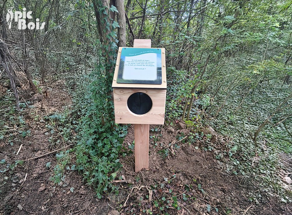 Signalétique touristique - Mobilier interactif - Toucher le crapaud - Fabrication PIC BOIS