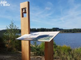 Signalétique touristique - Table de lecture - La cloche du lac - Fabrication PIC BOIS