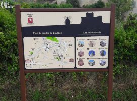 Signalétique touristique - Panneau d'information - Plan monuments - Fabrication PIC BOIS