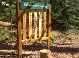 Signalétique touristique - Parcours sensoriel - Chanter les arbres - Fabrication PIC BOIS