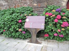 Signalétique touristique - Table de lecture - Histoire d'église - Fabrication PIC BOIS