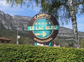 Enseigne de camping Le lac bleu