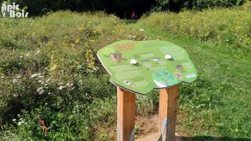 Signalétique touristique - Entête mobilier interactif - Fabrication PIC BOIS