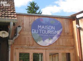 Signalétique touristique - Enseigne - Maison du tourisme - Fabrication PIC BOIS