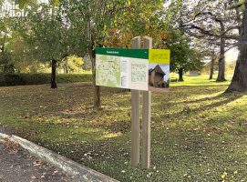 Signalétique touristique - Panneau d'information avec plan - Gamme Essentiel - Fabrication PIC BOIS