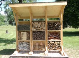 Hôtel à insectes – Belley (01) Hôtel à insectes - Belley