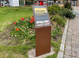 Signalétique touristique - Table de lecture - Théâtre de verdure - Fabrication PIC BOIS