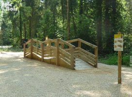 picbois-signaletique-vague.jpg Signalétique touristique - Agrès sportif - Vague accessible PMR - Fabrication PIC BOIS
