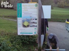 Démontage des panneaux d'informations du PNR du Massif des Bauges