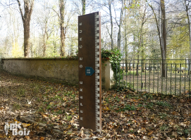 Signalétique touristique - Totem repère de crue - Fabrication PIC BOIS
