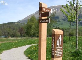 picbois-signaletique-38-lac-des-cordeliers.jpg Signalétique touristique - Directionnel piéton - Cordeliers - Fabrication PIC BOIS